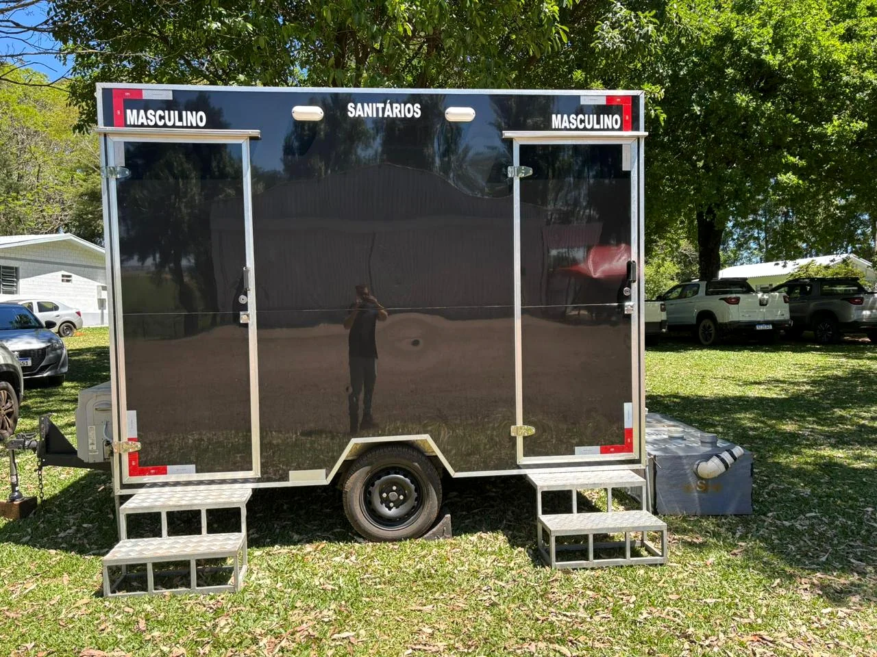 Trailer sanitário masculino